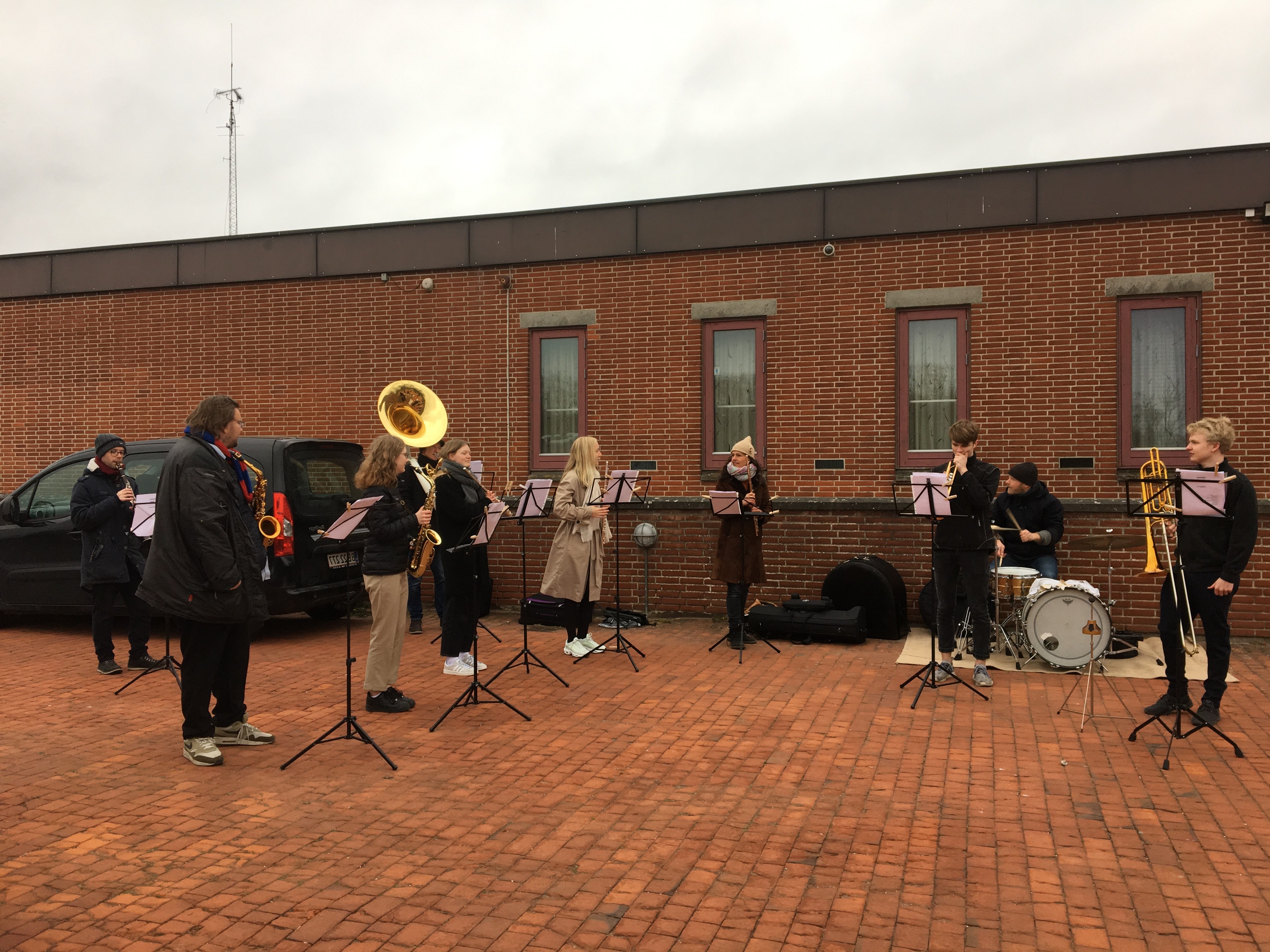 Billeder af elever fra Frederikssund Musikskole der spiller
